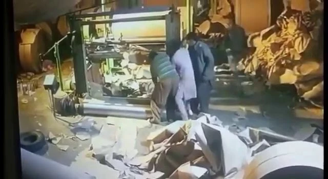 A Worker Is Crushed By A Huge Roll Of Paper