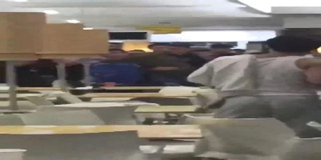 Last Night, A Crowd Wreaked Havoc At The Dos Mares Shopping Center (Murcia)..the Country Of Tourism