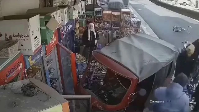 A Tuk-Tuk Crashed Into A Market, Injuring Several Residents Of The Area